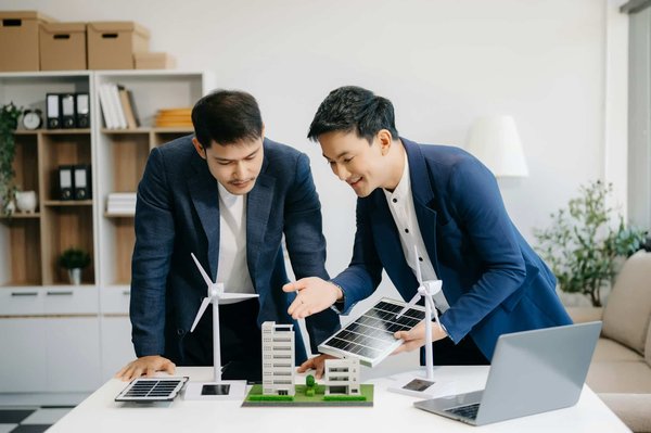 Welche Maßnahmen können zur Steigerung der Energieeffizienz in Hotels beitragen?